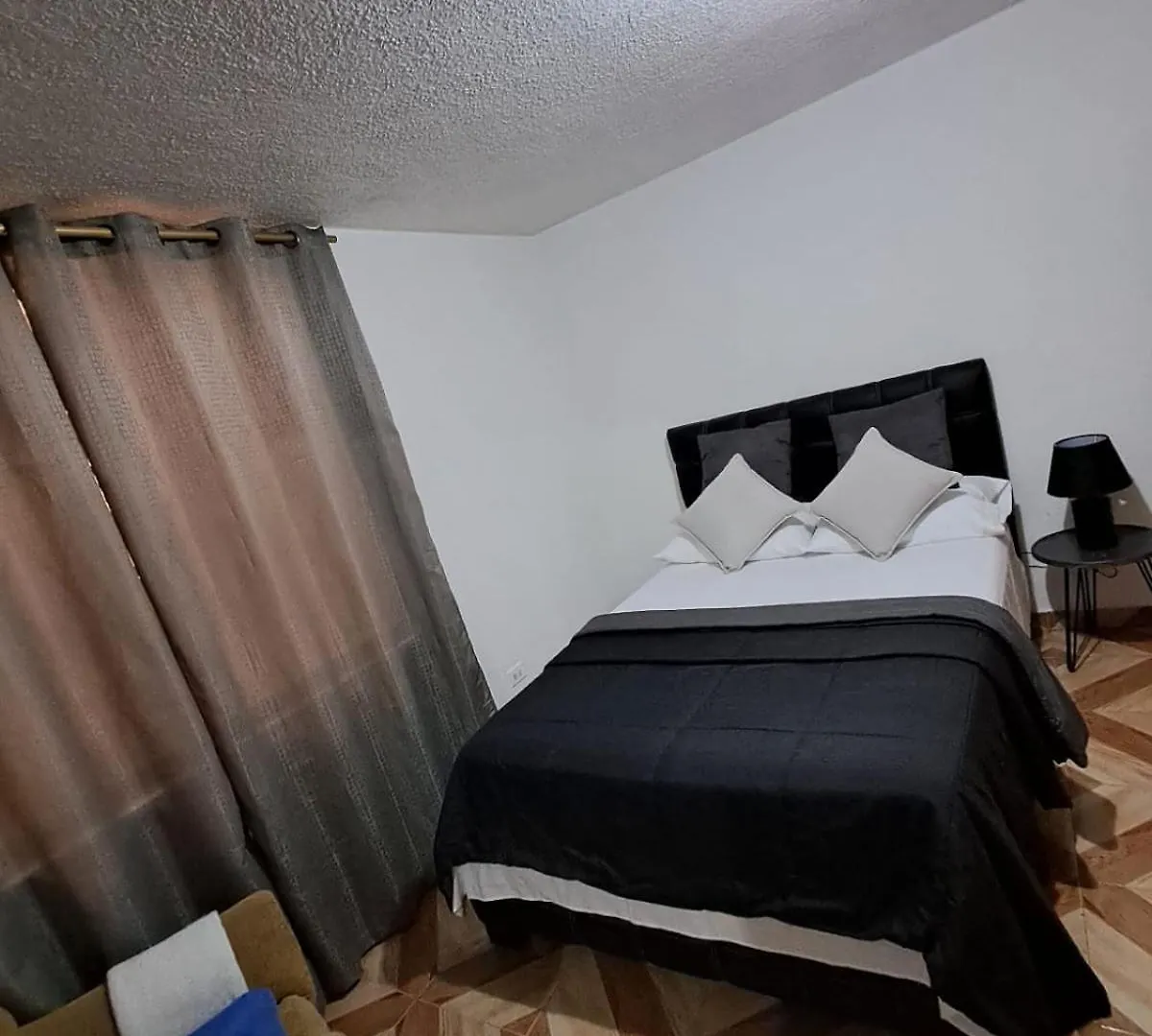 Hostel Mitad Del Mundo كويتو 0*,  الإكوادور